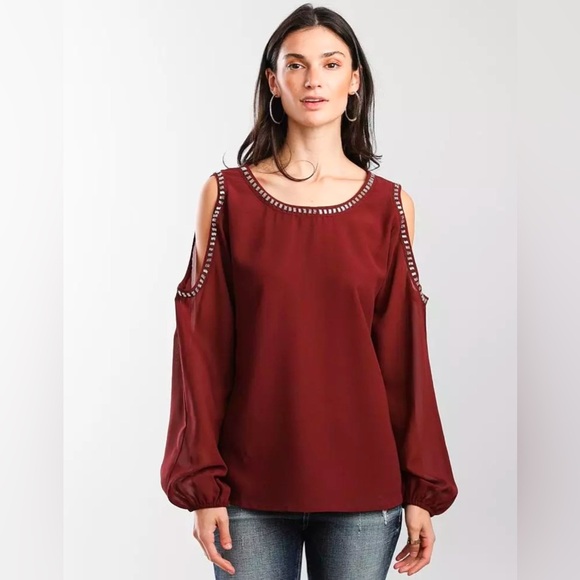 🌹NWT:Buckle Black Cold Shoulder Top - Picture 1 of 9